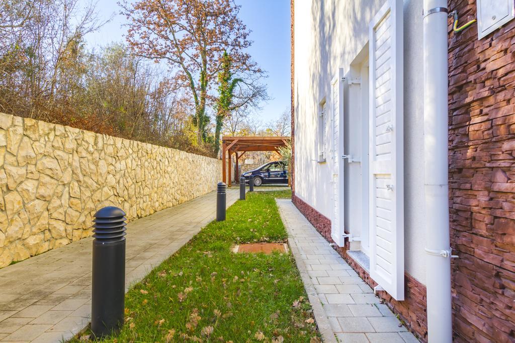 Villa Apartments Futura Vantacici Exterior photo